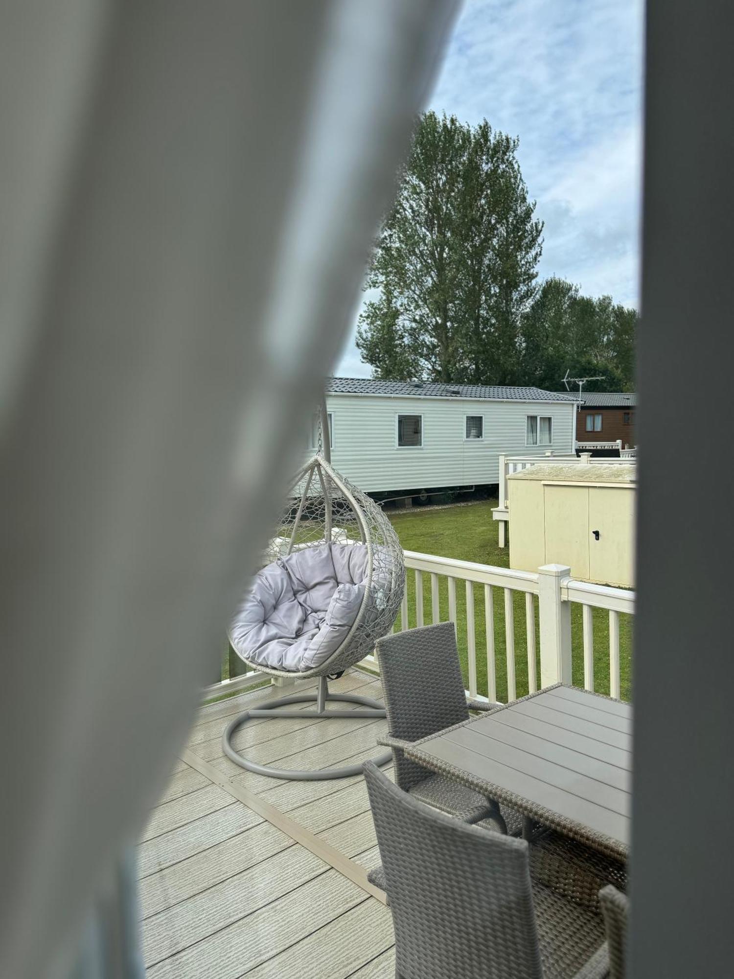 Hot Tub Retreat At Tattershall Lakes ภายนอก รูปภาพ