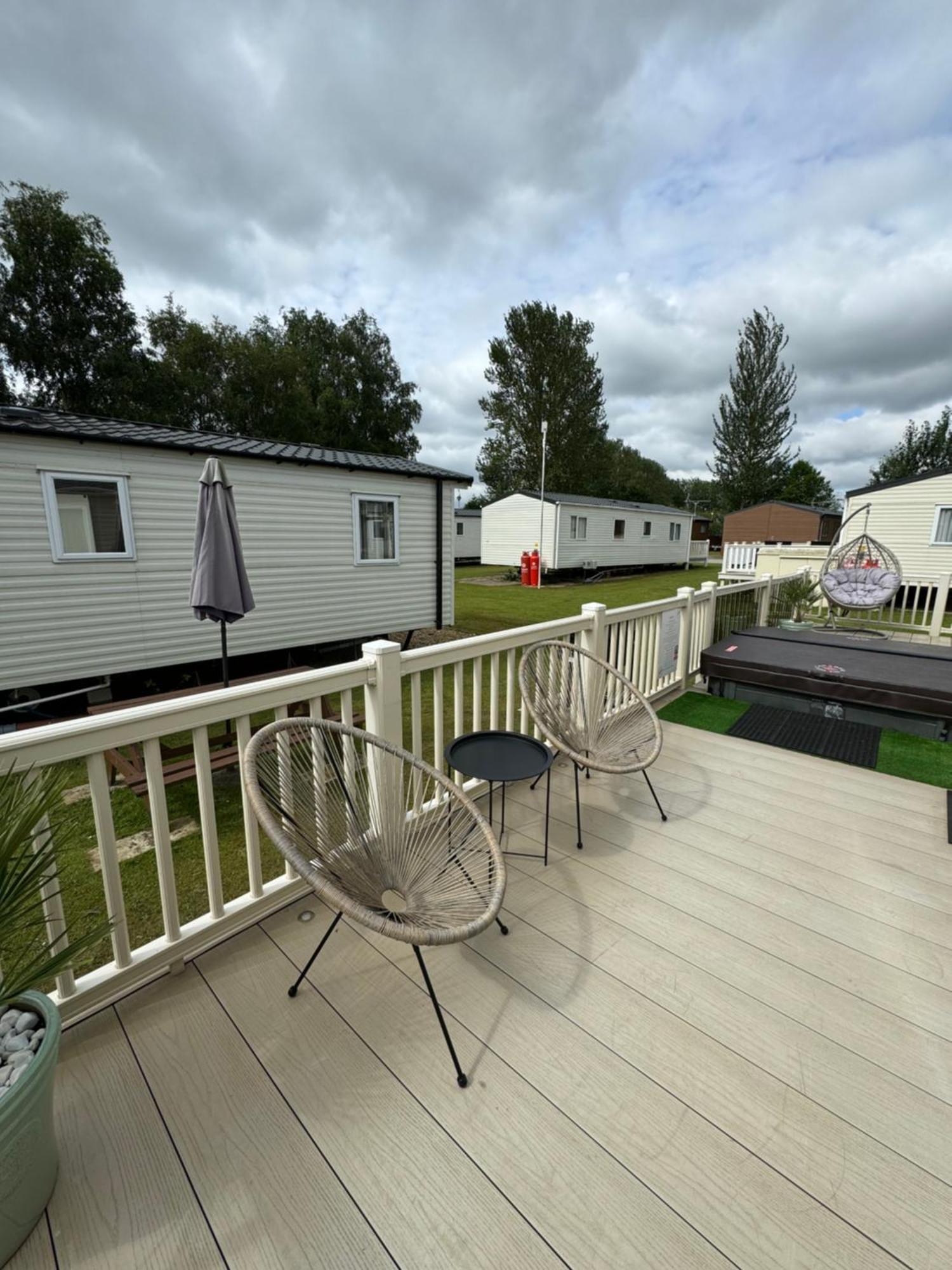 Hot Tub Retreat At Tattershall Lakes ภายนอก รูปภาพ